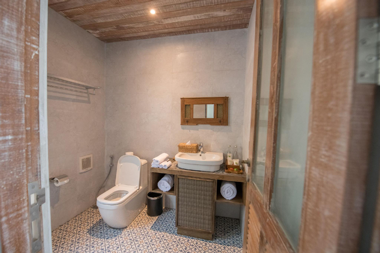 Bathroom 5