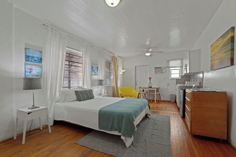 Bedroom 3, Barcelona Studios Guesthouse, Miami-Dade