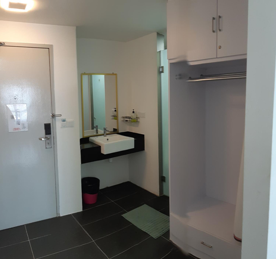 Bathroom 3, UMMI GUESTROOM, Kota Bharu