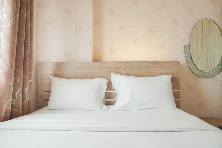 Bedroom 2, Comfort 2BR Green Pramuka City Apt By Travelio, Central Jakarta