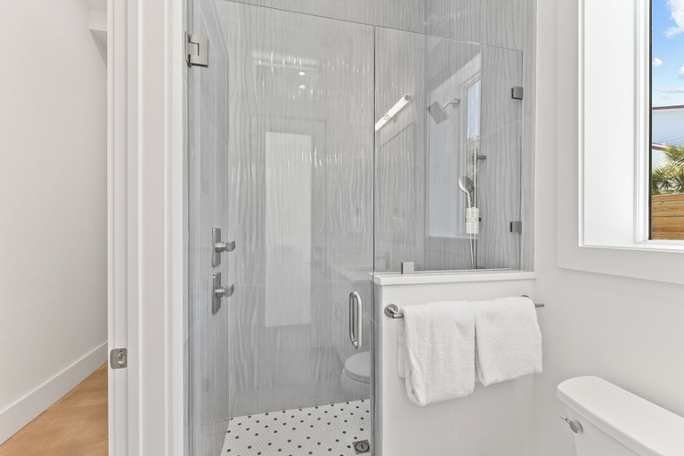 Bathroom 3, Emerald Sunset by Avantstay 9bdr Villa Pool+game Room+rooftop+walk to Beach, Walton