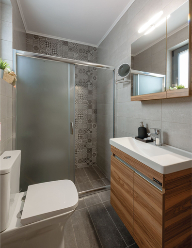 Bathroom 3, Cheli apartments by Airstay, Attica
