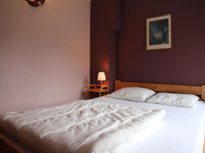 Bedroom 2, Vintage Castle near Forest in Havelange, Namur