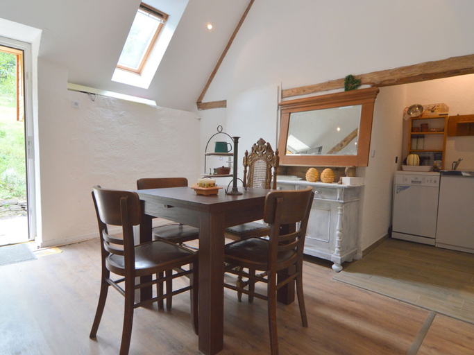 Others 5, Cozy Apartment in Immerath near Fishing, Vulkaneifel