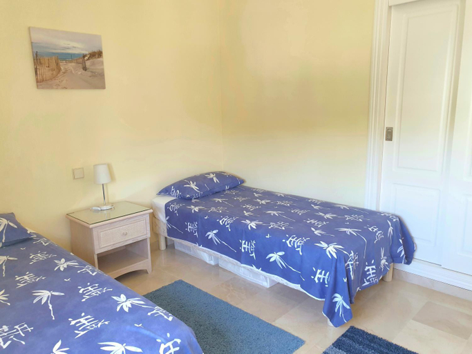 Others 5, Spacious 2 bed beach house: stunning sea views, Málaga