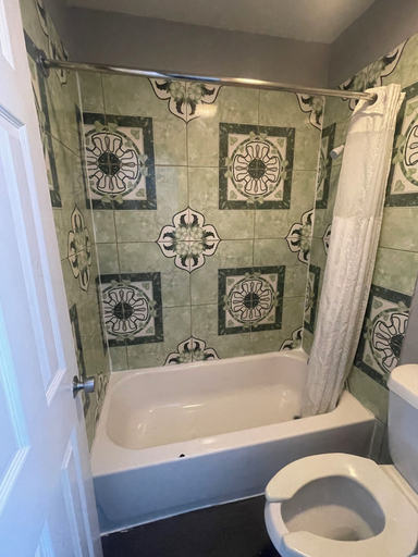 Bathroom 3, Red Crown Inn, Dallas
