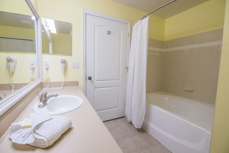 Bathroom, James' Runaway Beach Condo, Osceola