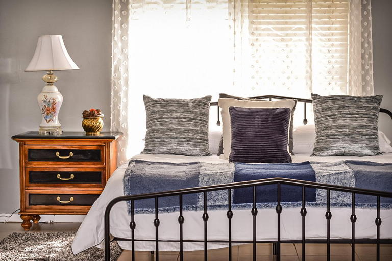Bedroom 2, Welcome to the Cottage: A Home Away from Home, Saint Lucie
