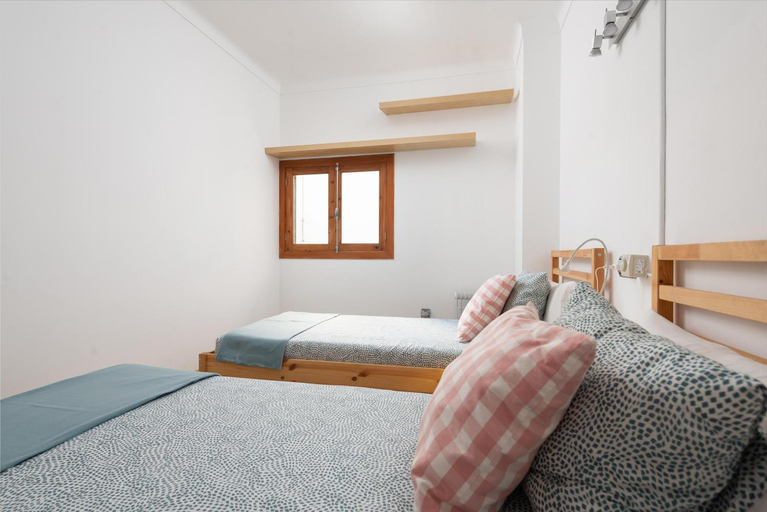 Facilities 5, Mare De Deu Del Carme 18, Baleares