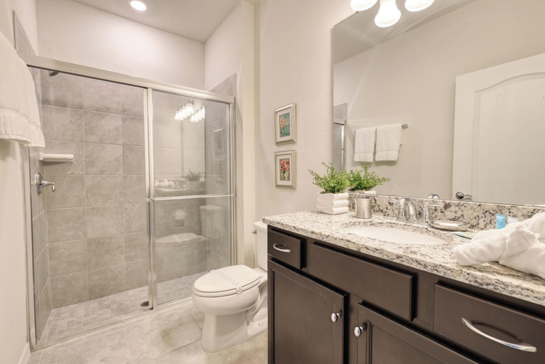 Bathroom 4, 5 Bed Luxury Solterra Resort Holiday Home, Polk