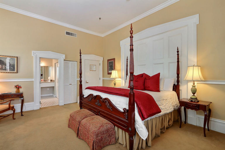 Bedroom 25