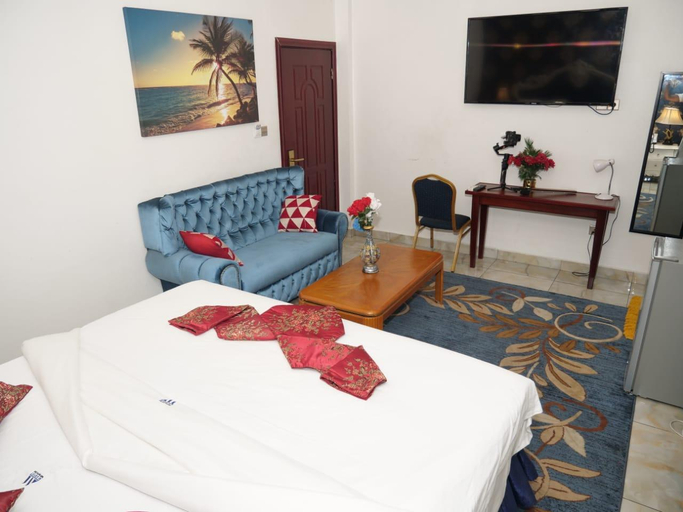 Bedroom 2, Marriot Metropolitan Hotel, Wouri
