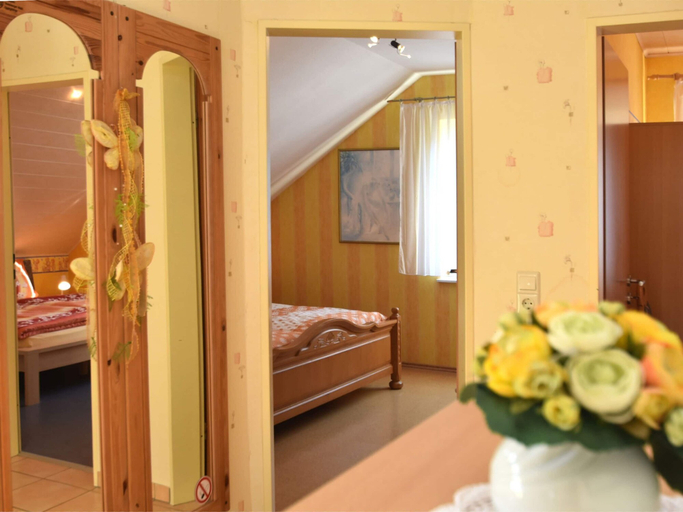 Bedroom 4, Quiet Apartment in Merlsheim With Balcony, Höxter