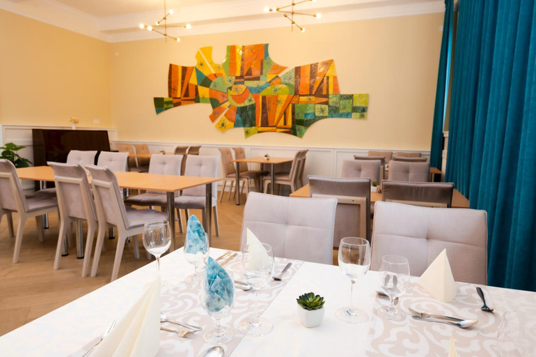 Food & Drinks 4, Hotel DSZSU, Trenčín