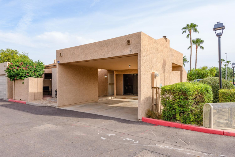 Exterior & Views 1, Villa Haven townhouse, Maricopa