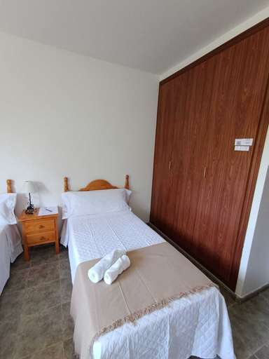 Room 2, Alquilo Habitacion Quintana del Castillo, León