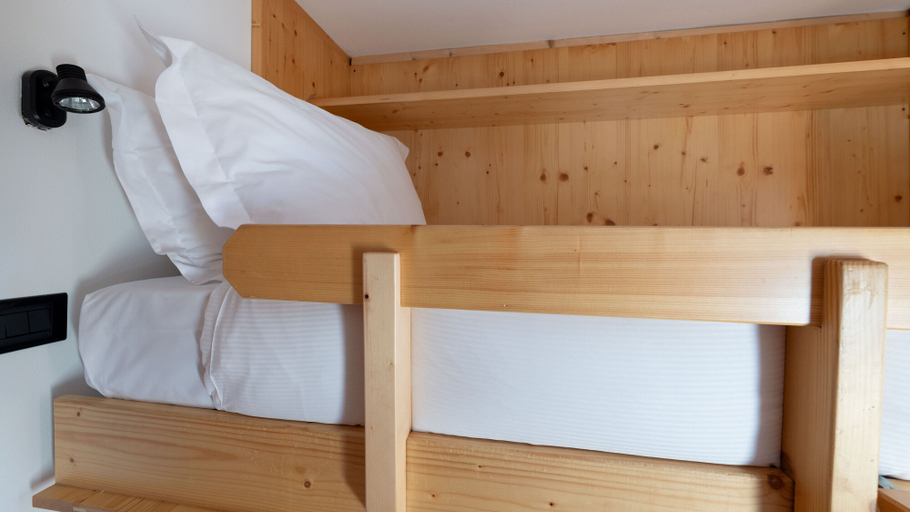 Bedroom 3, Osteglio 15 Frodolfo, Sondrio