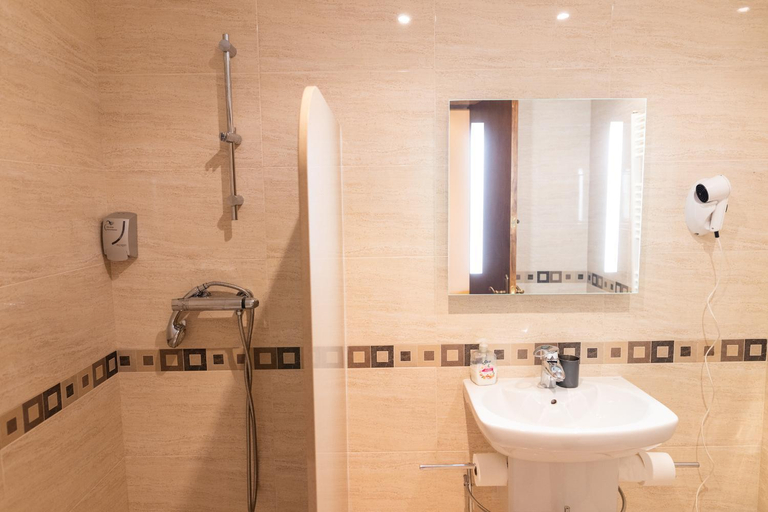 Bathroom, Hotel Golf Natura, Lleida