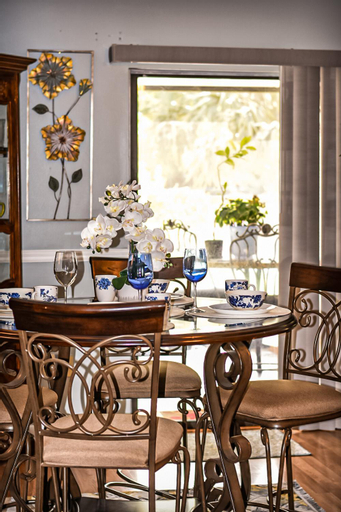 Food & Drinks, Welcome to the Cottage: A Home Away from Home, Saint Lucie