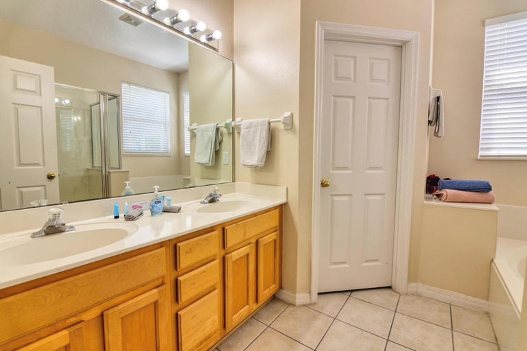 Bathroom 3, Henrik's Highlands Reserve Retreat, Polk