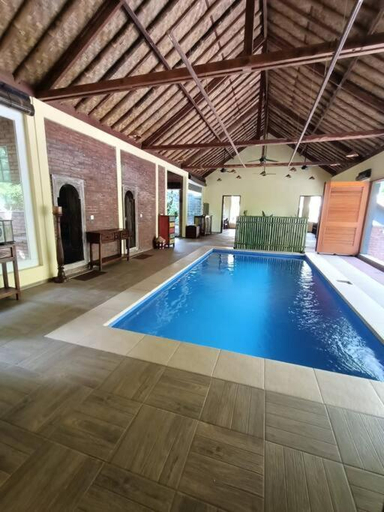 Swimming Pool 8