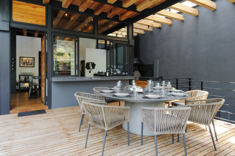 Food & Drinks 5, Casa Retiro With Pool and Garden, Valle de Bravo