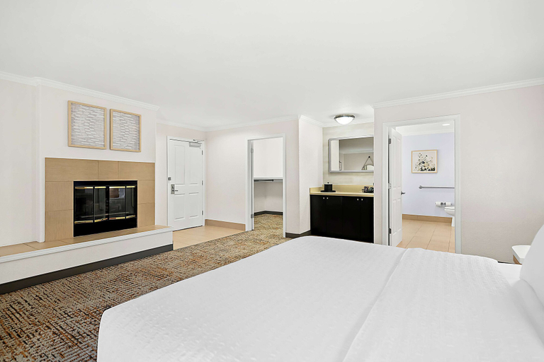 Bedroom 4, Hampton Inn Morgan Hill, CA, Santa Clara
