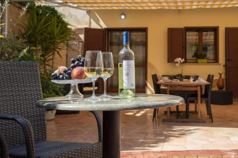 Others 5, Alghero Villa Maestrale con veranda coperta giardino 4 camere 3 bagni, Sassari
