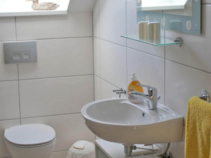 Bathroom 5, Quiet Apartment in Merlsheim With Balcony, Höxter