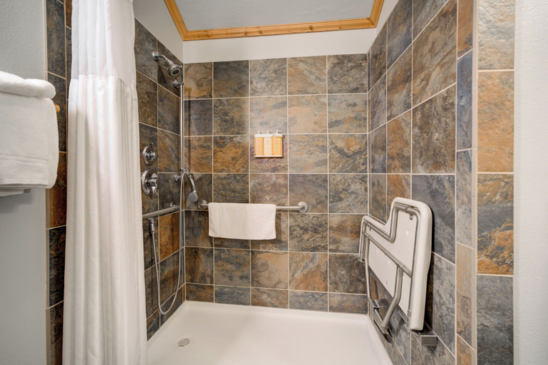 Bathroom 4, Explorer Cabins At Yellowstone, Gallatin