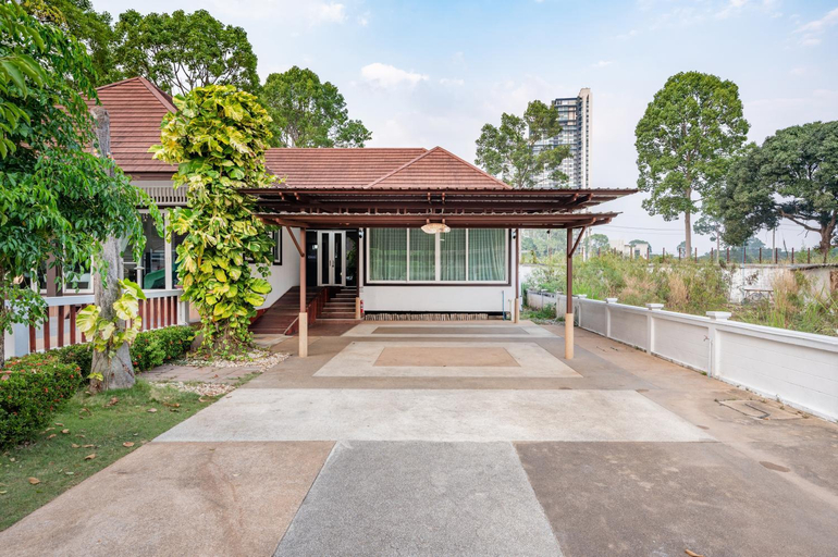 Others 3, RimLay Beach Front villa•Private Pool•Balcony•5BR, Sattahip