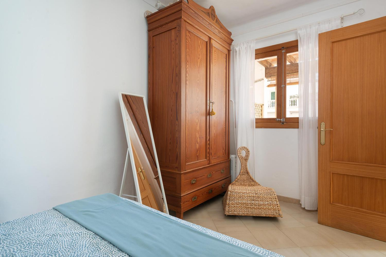 Facilities 5, Mare De Deu Del Carme, 18 - House With Free Wifi, Baleares