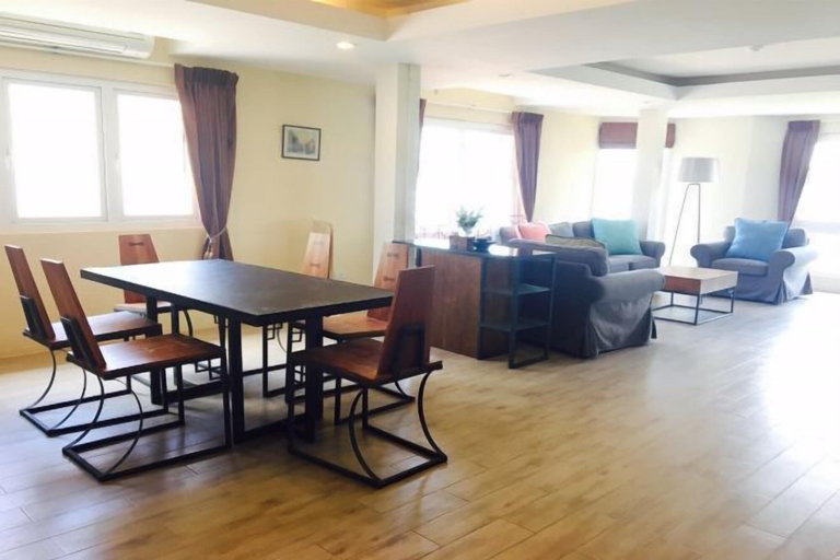 Dining Room 8
