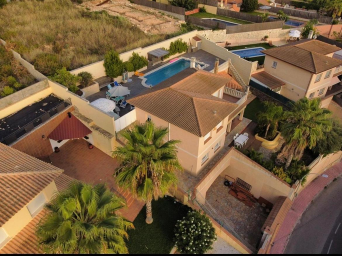 Others 3, Willa con piscina, Tarragona