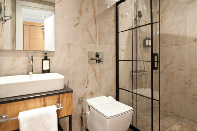Bathroom 5, XLoft, Fatih
