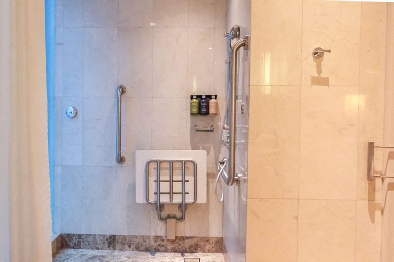 Bathroom 14