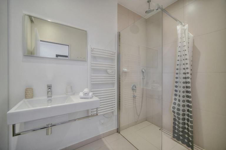 Others 2, REF 909 - Cannes Back Croisette - Apartment for rent, Alpes-Maritimes