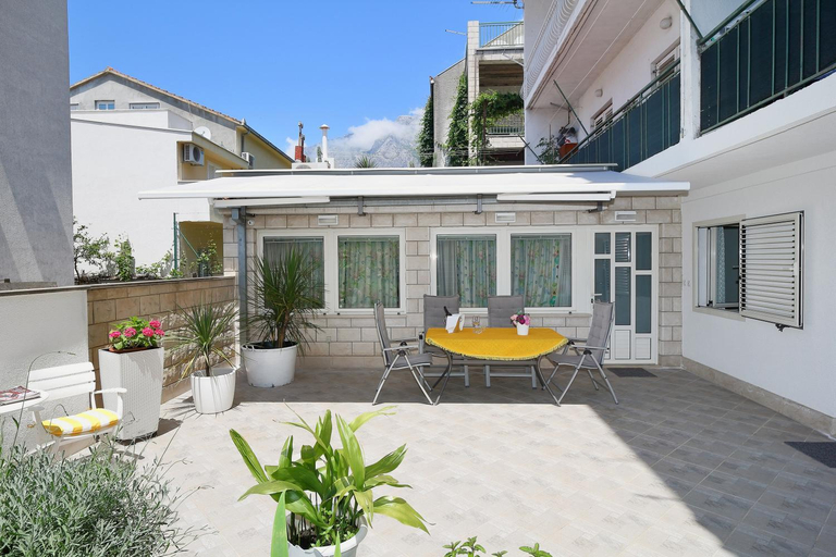 Others 2, Apartment Nika - Marija, Makarska