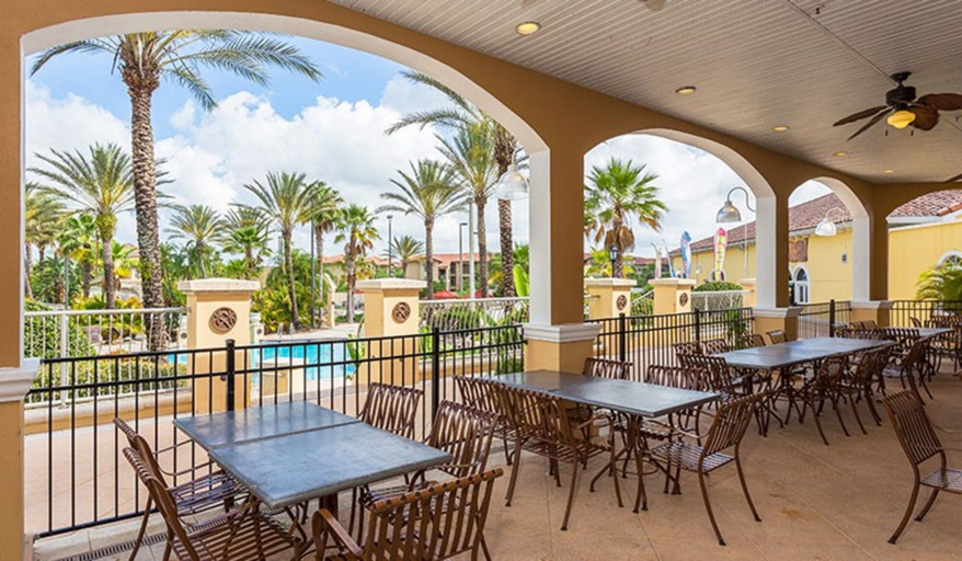 Food & Drinks, Maria's Regal Palms Resort Townhouse, Polk