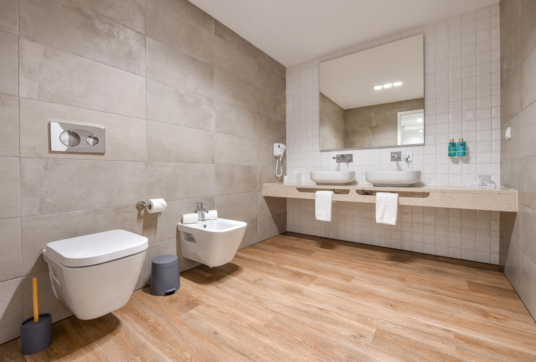 Bathroom, Serpa Hotel, Serpa