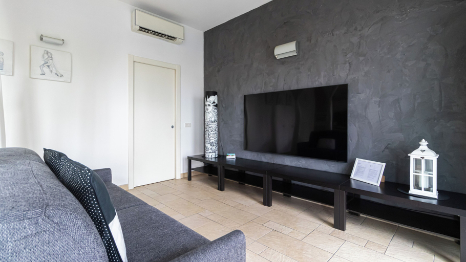 Others 5, Italianway Comfort - Savona 123, Milano