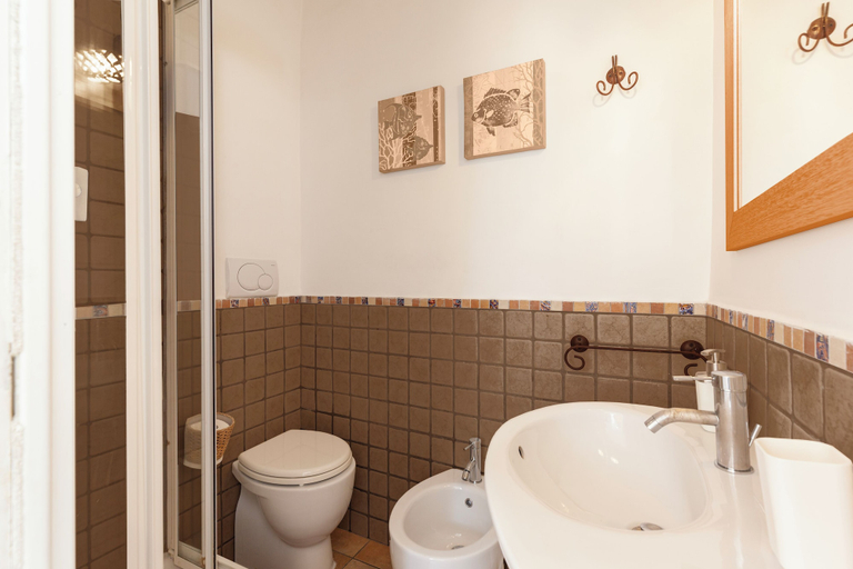 Bathroom 3, Campo Dream, Rome