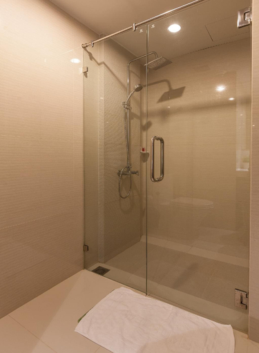 Bathroom 5, The Title Beach Front, Phuket Island