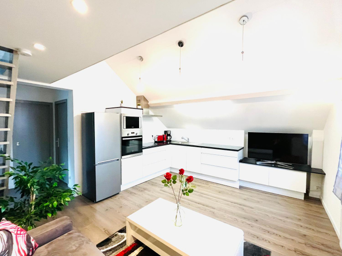 Others 4, Le Red Loft a 5min du centre-ville avec parking privatif gratuit, Haute-Savoie