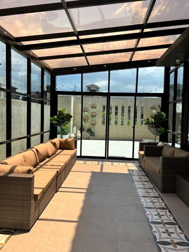 Others 5, 17 Riada Villa, San Juan