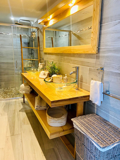 Bathroom 4, Villas TROPICAL & EXOTIC, 6 chambres avec 2 piscines, Le Moule