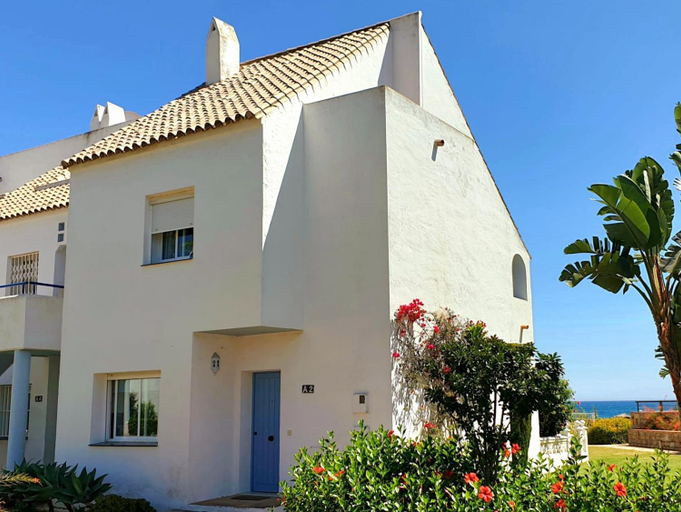 Others 4, Spacious 2 bed beach house: stunning sea views, Málaga
