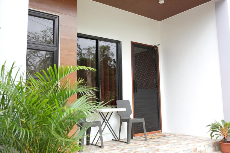 Others 4, Lucas Transient House, Panglao