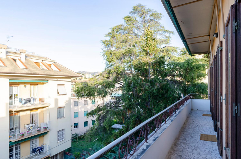 Others 3, ALTIDO Spacious 3-BR Apartment near Boccadasse, Genova