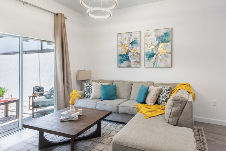 Others 5, Magic Manor by Avantstay Pool 30min to Disney, Polk